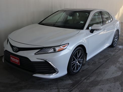 Used 2023 Toyota Camry XLE w/ Navigation Package image 24