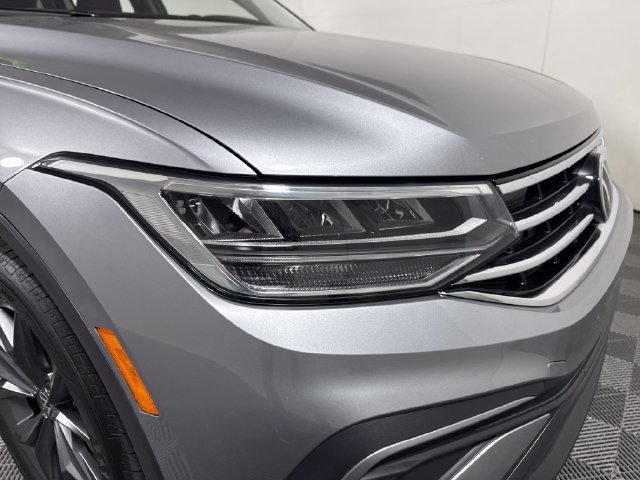 Used 2024 Volkswagen Tiguan SE AWD/4WD image 10