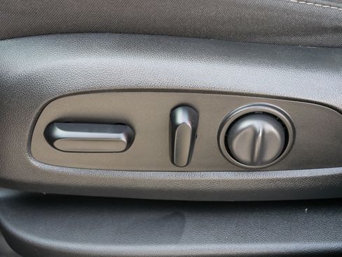 Used 2020 GMC Acadia SLE w/ Driver Convenience Package image 20