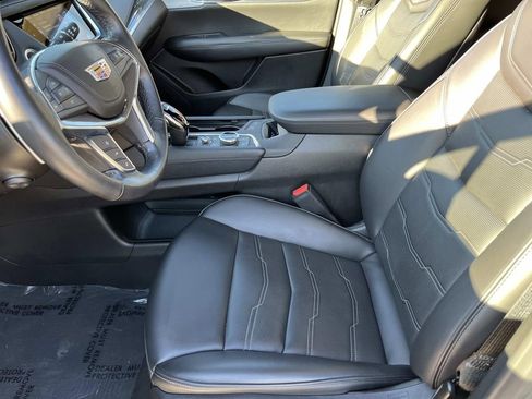 Certified 2024 Cadillac XT5 Sportv w/ Platinum Package image 29