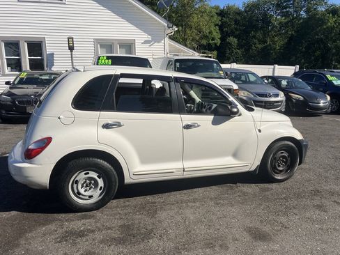 Used 2009 Chrysler PT Cruiser FWD image 5