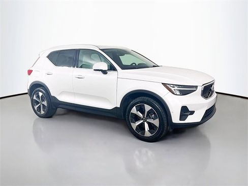 Used 2023 Volvo XC40 B5 Plus w/ Driver Assist Package image 26