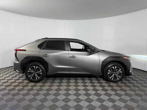 Used 2023 Toyota bZ4X XLE w/ Weather Package image 4