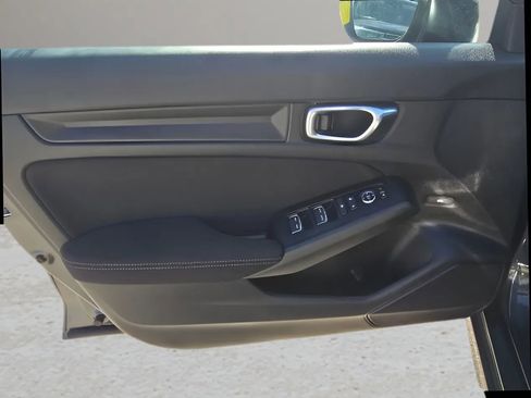 Used 2025 Honda Civic Sport image 9