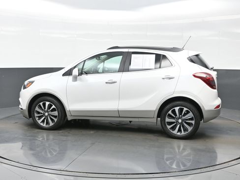 Used 2021 Buick Encore Preferred FWD image 3