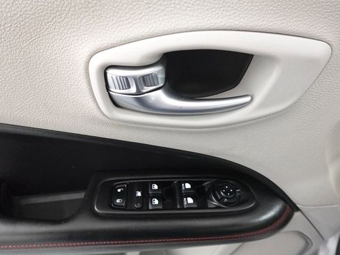 Used 2021 Jeep Compass Limited image 9