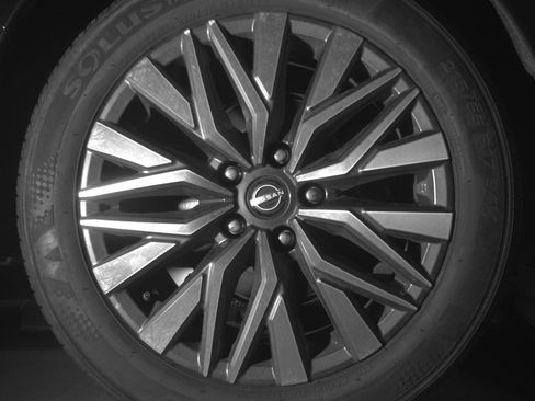 Used 2024 Nissan Altima 2.5 SV image 15