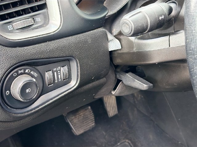 Used 2021 Jeep Renegade Limited AWD/4WD image 13