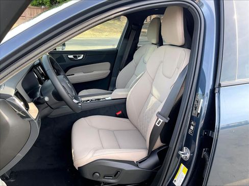 New 2026 Volvo XC60 T8 Plus w/ Climate Package PRO AWD/4WD image 11
