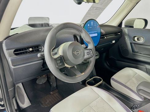 Certified 2025 MINI Cooper S image 9