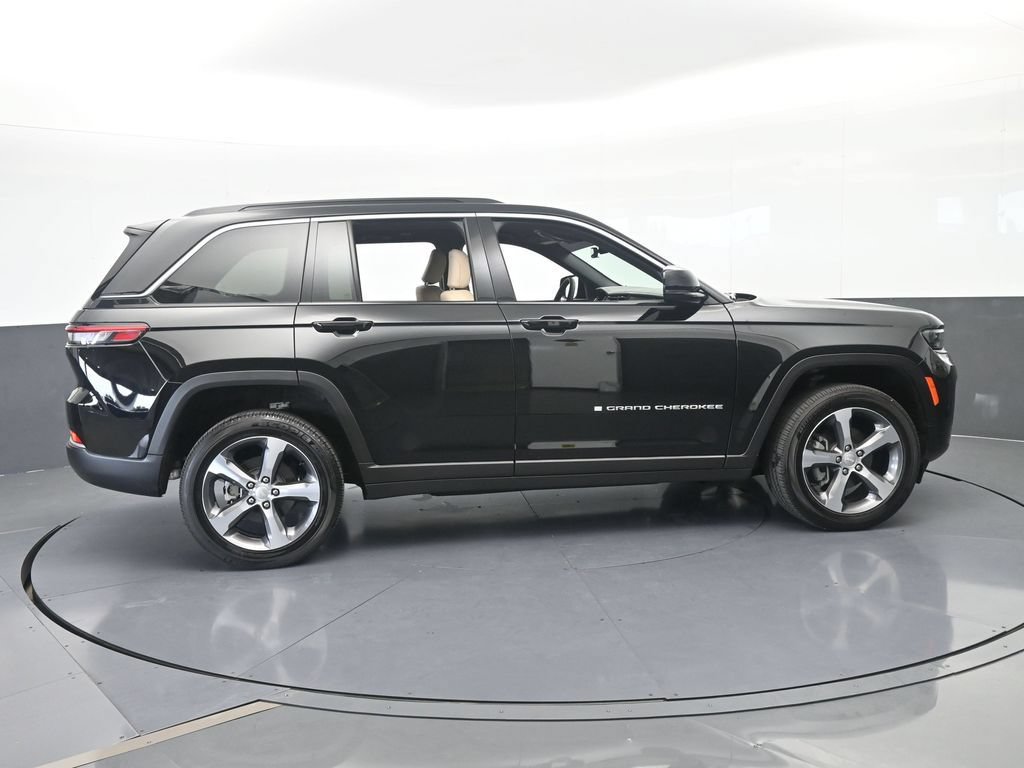 Used 2026 Jeep Grand Cherokee Limited RWD image 7