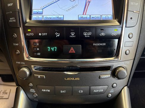 Used 2011 Lexus IS 250C RWD image 21