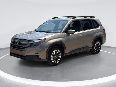 Used 2025 Subaru Forester Premium AWD/4WD image 5