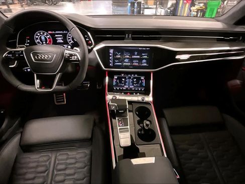 Used 2025 Audi RS 6 performance image 15