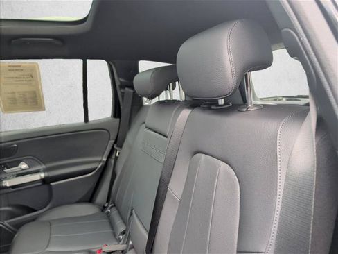 Used 2026 Mercedes-Benz GLB 250 image 15