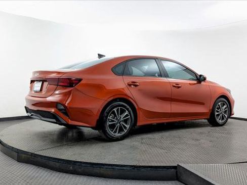 Used 2023 Kia Forte LXS image 8