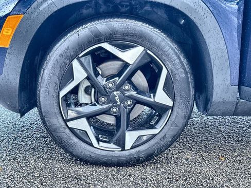 Used 2024 Kia Seltos EX FWD image 11