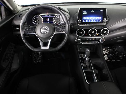 Used 2025 Nissan Sentra SV image 7