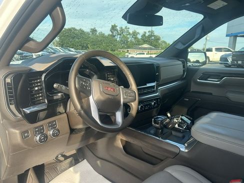 Used 2023 GMC Sierra 1500 SLT w/ SLT Premium Package AWD/4WD image 19