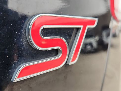 Used 2018 Ford Focus ST image 11