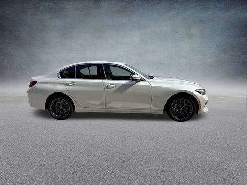 Certified 2025 BMW 330i xDrive Sedan w/ Convenience Package AWD/4WD image 10