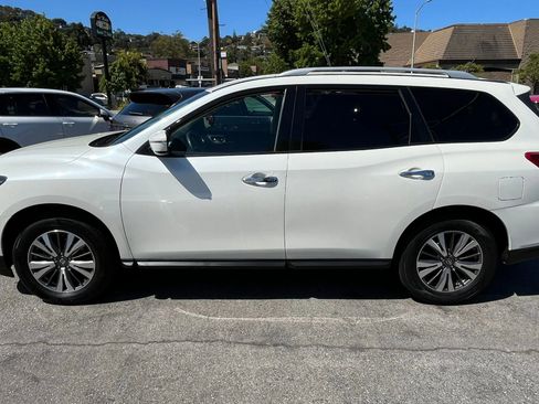 Used 2017 Nissan Pathfinder SV w/ Trailer Tow Package image 4