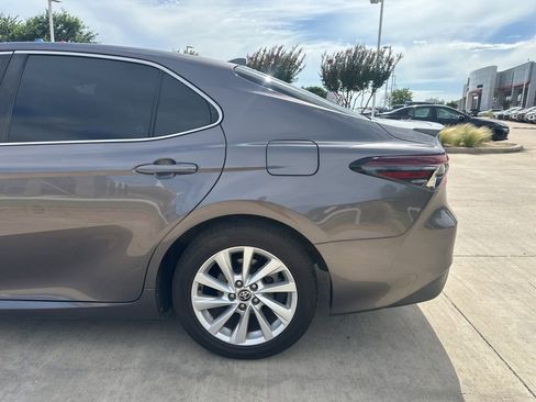 Certified 2022 Toyota Camry XLE FWD image 3