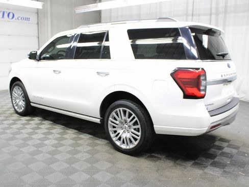 Used 2024 Ford Expedition Platinum image 5