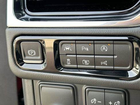 New 2026 GMC Yukon XL Denali w/ Sun & Power Step Package image 19