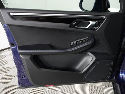 Used 2024 Porsche Macan image 15