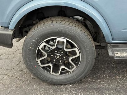 New 2025 Ford Bronco Outer Banks