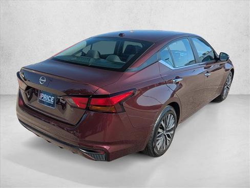 Used 2025 Nissan Altima 2.5 SV FWD image 5