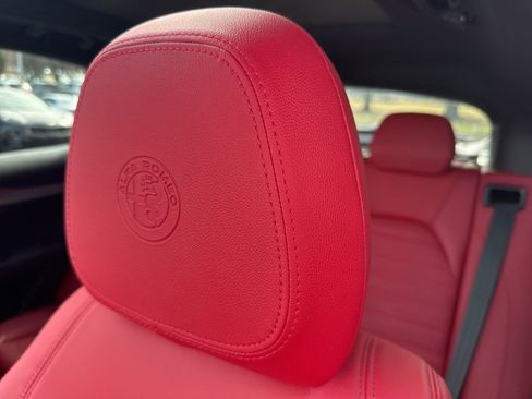 Used 2024 Alfa Romeo Stelvio Veloce image 31