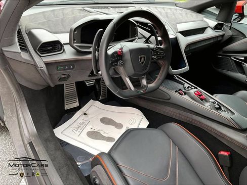 Used 2026 Lamborghini Revuelto AWD/4WD image 12