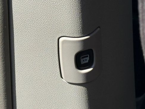 Used 2011 Chrysler Town & Country Touring w/ Entertainment Group #1 image 24