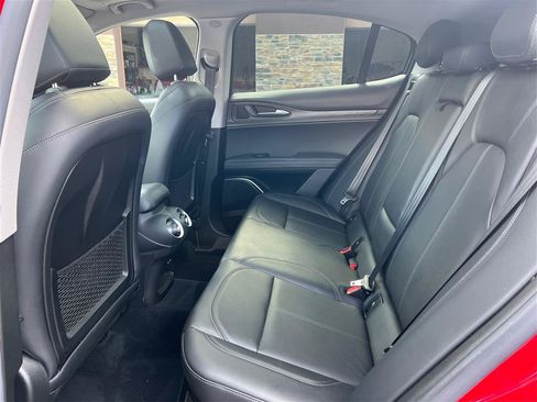 Used 2018 Alfa Romeo Stelvio AWD image 10