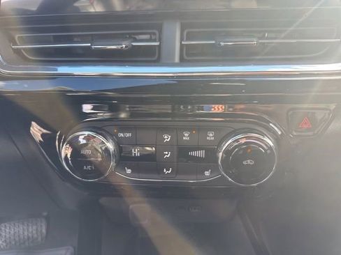 New 2026 Chevrolet Trax RS w/ Sunroof Package image 19