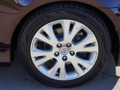 Used 2011 Toyota Avalon FWD image 10