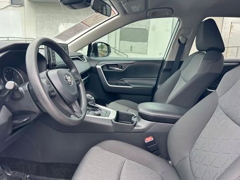 Used 2022 Toyota RAV4 XLE AWD/4WD image 12