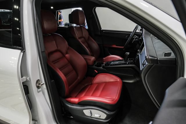 Used 2022 Porsche Macan GTS AWD/4WD image 32