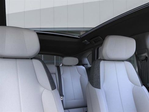 Used 2025 Cadillac Optiq Luxury 1 AWD/4WD image 43