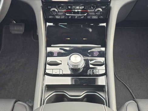 New 2025 Jeep Grand Cherokee L Overland w/ Luxury Tech Group IV image 13