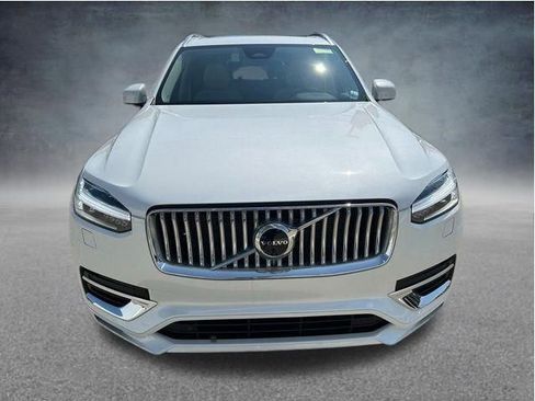New 2025 Volvo XC90 T8 Plus w/ Protection Package Premier AWD/4WD image 4