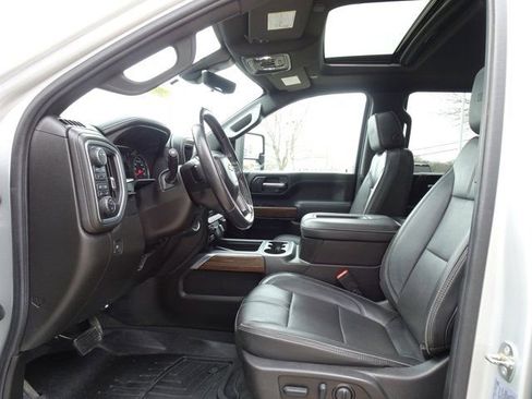 Used 2022 Chevrolet Silverado 2500 High Country w/ Z71 Off-Road Package image 9