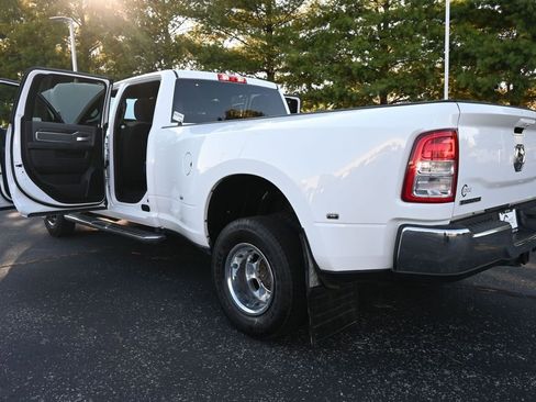 Used 2022 RAM 3500 Big Horn image 12