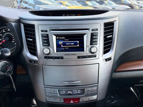 Used 2014 Subaru Outback 2.5i Limited AWD/4WD image 31