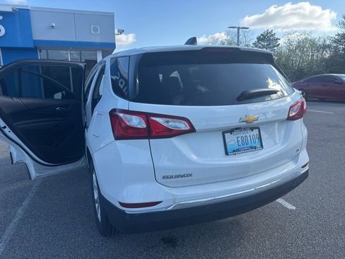 Used 2020 Chevrolet Equinox LT w/ Driver Convenience Package image 8