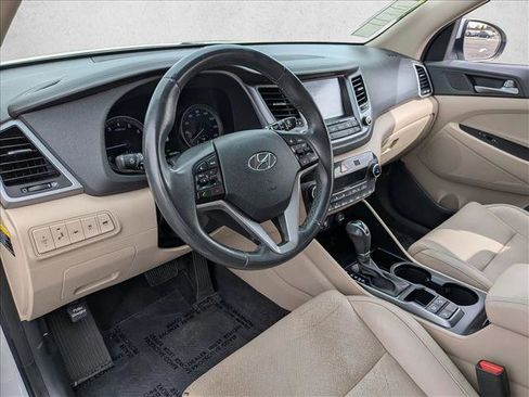 Used 2016 Hyundai Tucson Limited w/ Option Group 03 FWD image 11