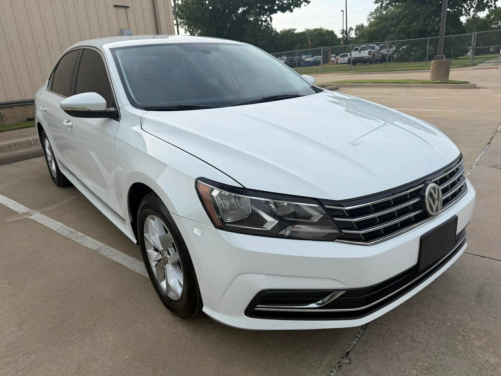 Used 2017 Volkswagen Passat 1.8T S FWD image 3