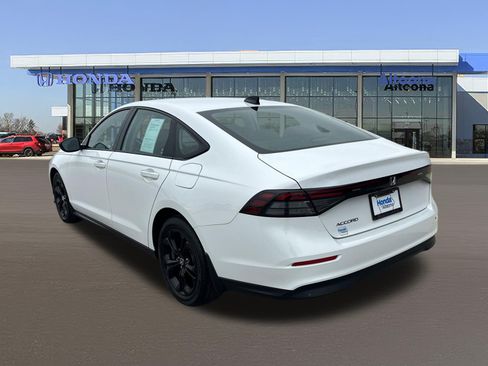Certified 2025 Honda Accord SE image 3